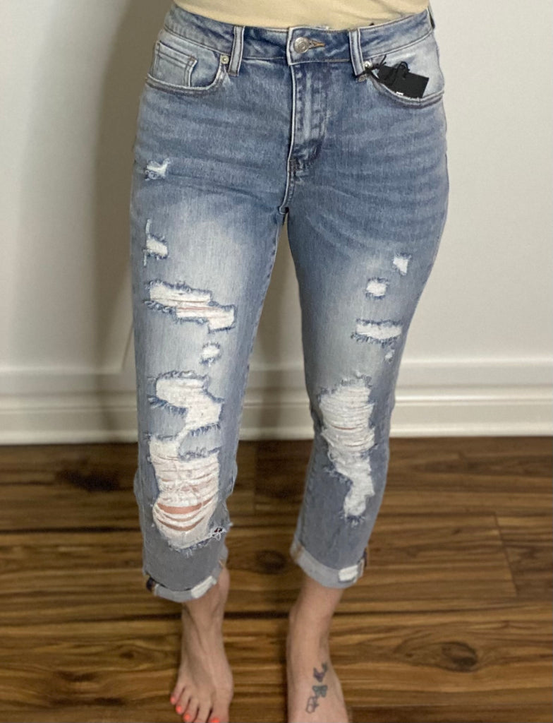 DISTRESSED ROLL UP CUFF RELAXED FIT SKINNY